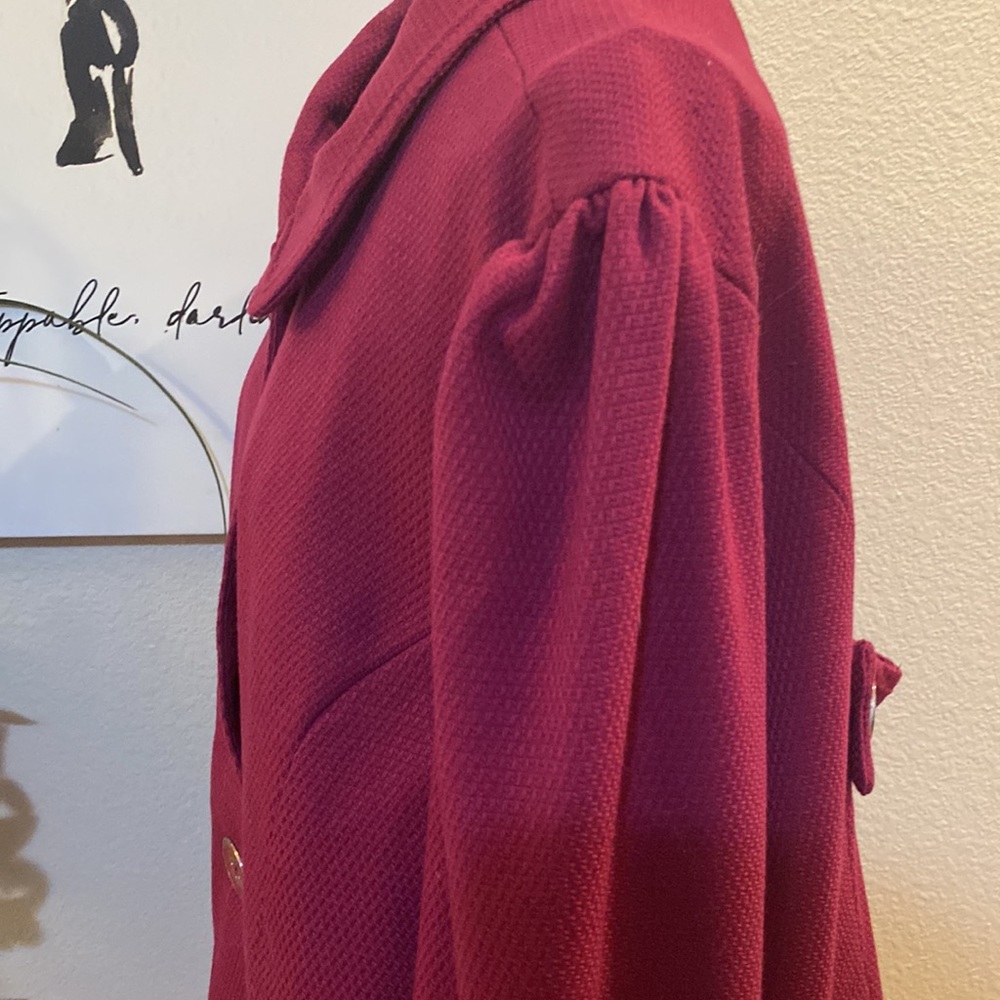 Beautiful Ladies Jacket - Picture 3 of 5